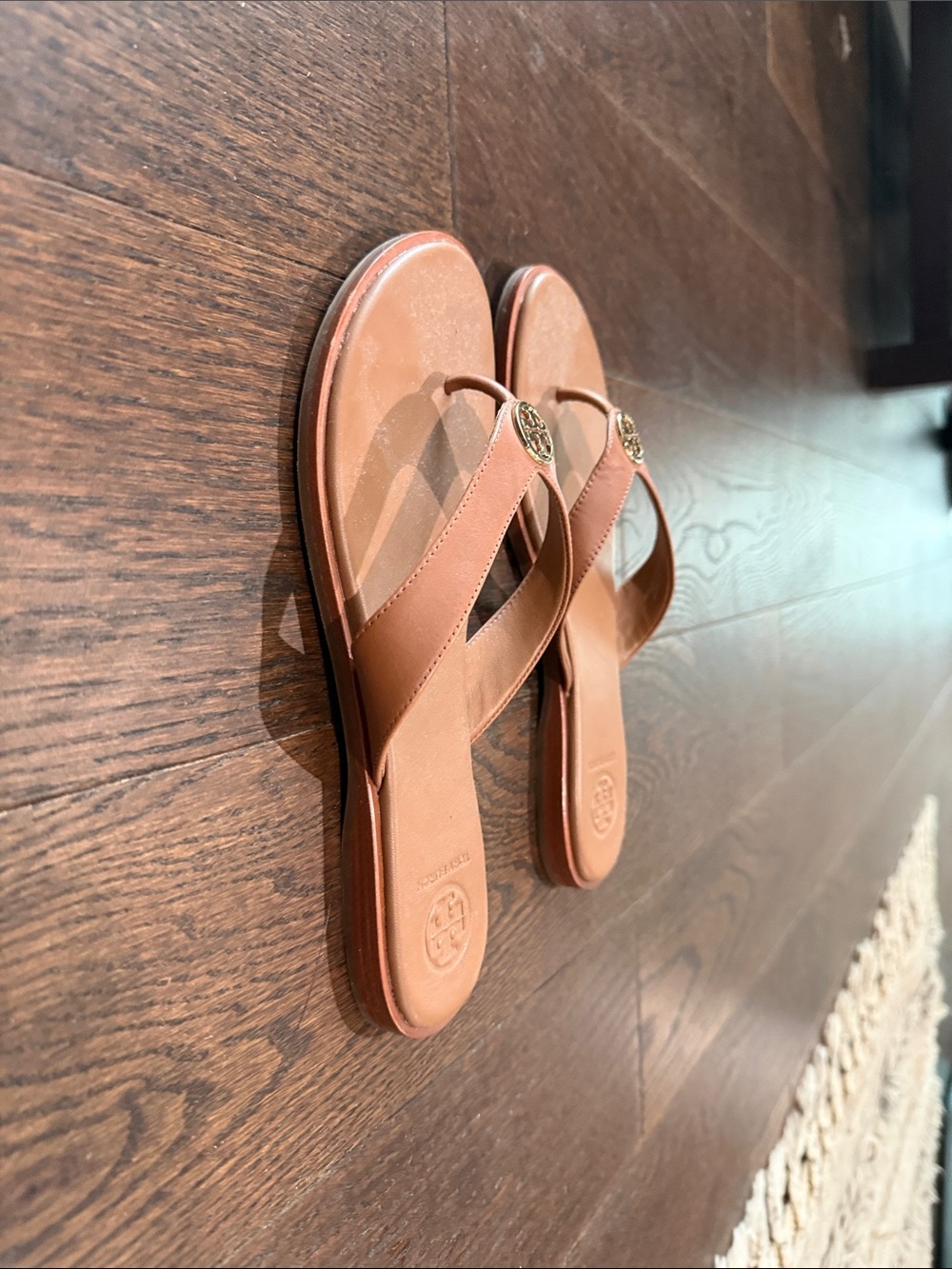 Tory Burch Tan Leather Logo Thong Sandals - Picture 3 of 5